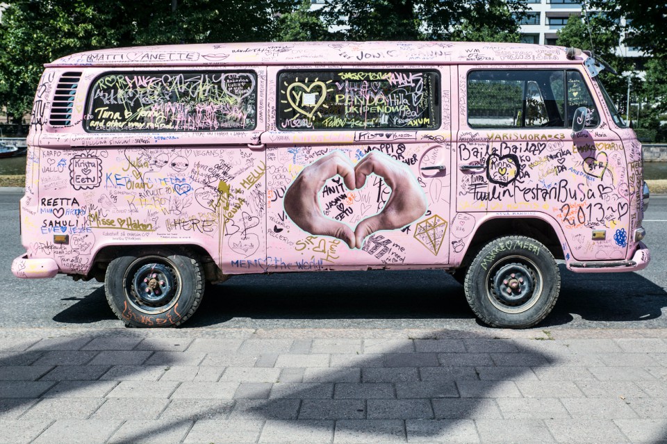 LOVE BUZZ / RAKKAUSBUSSI (2013–2015)
